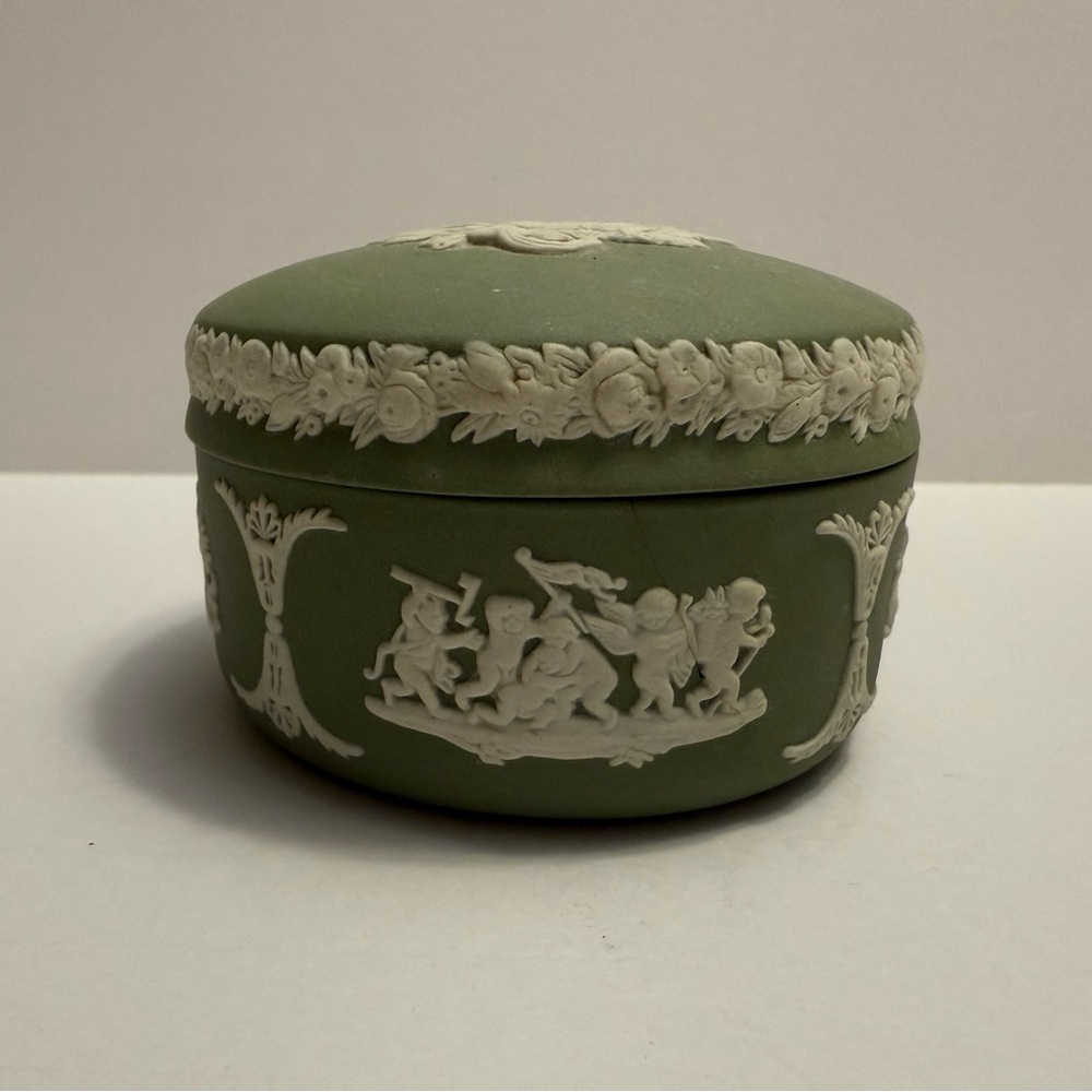 Wedgwood Olive Keepsake Box